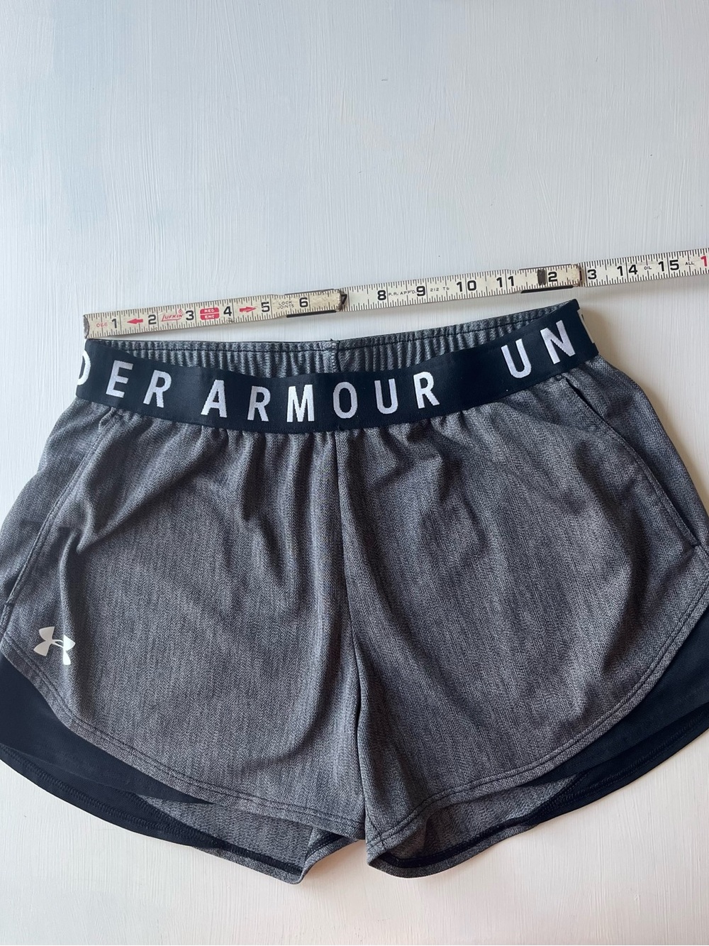 Size Small Under Armour Women's Grey Performance Shorts